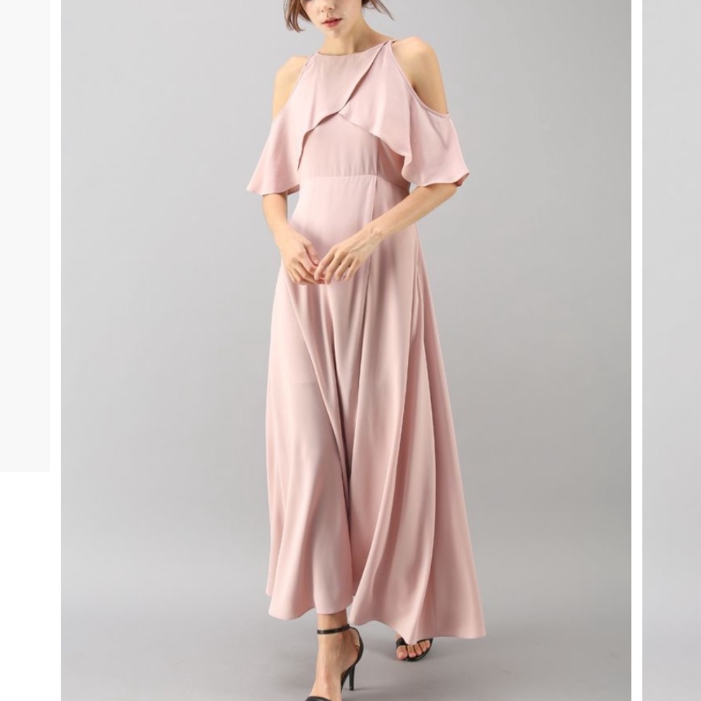 Chicwish cold-shoulder maxi dress